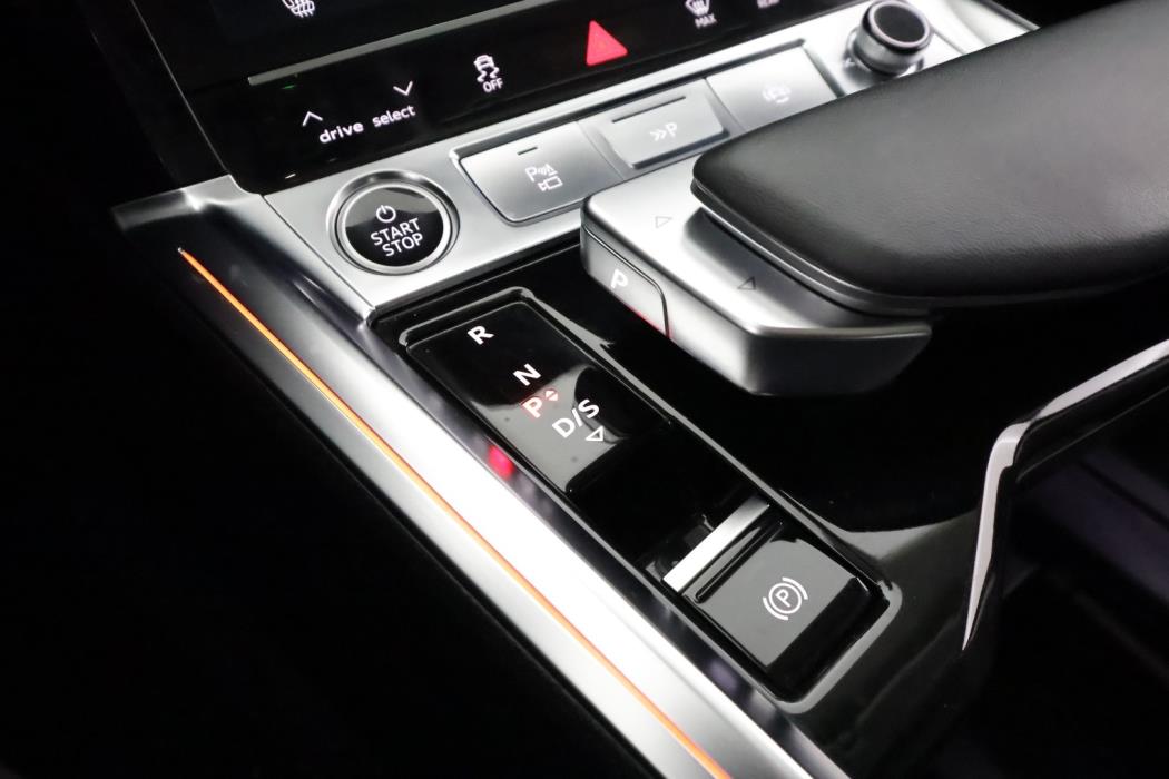 AUDI Q8 E-TRON 2024