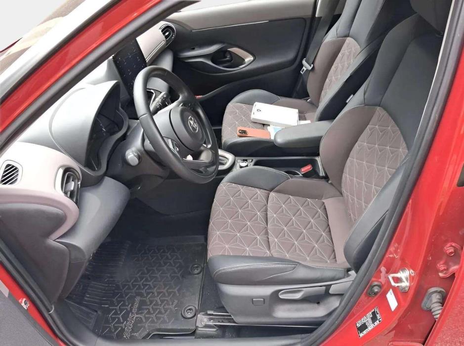 TOYOTA Yaris Cross 2024