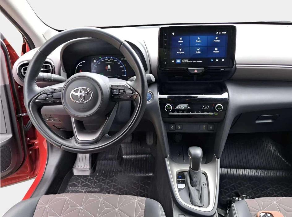 TOYOTA Yaris Cross 2024