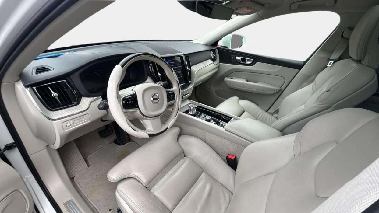 VOLVO XC60 2019