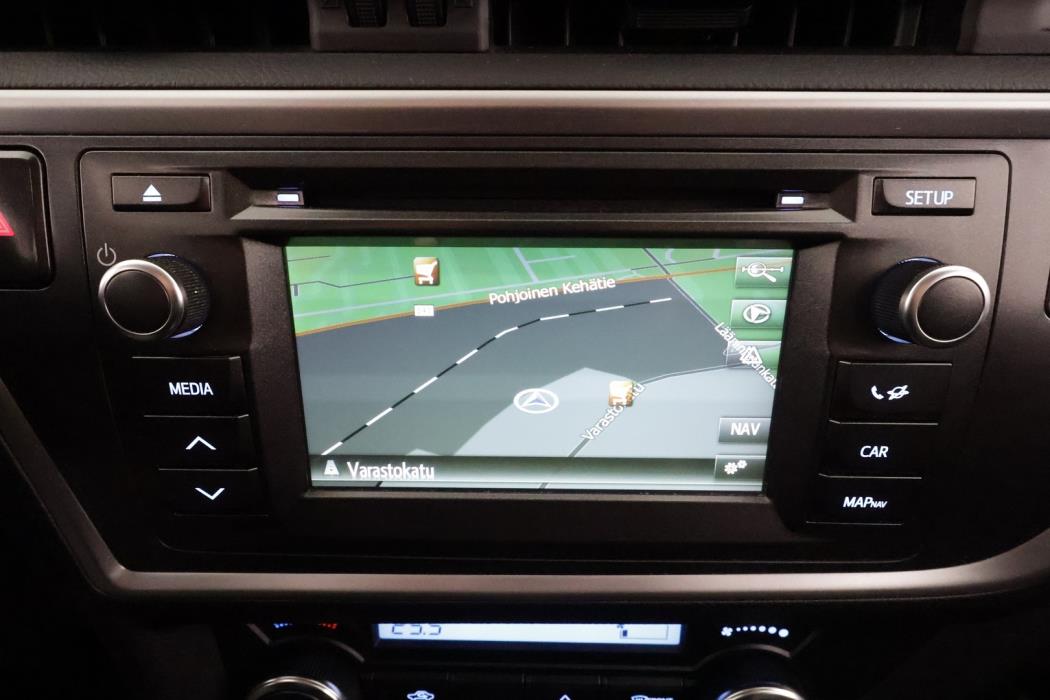 TOYOTA Auris 2015