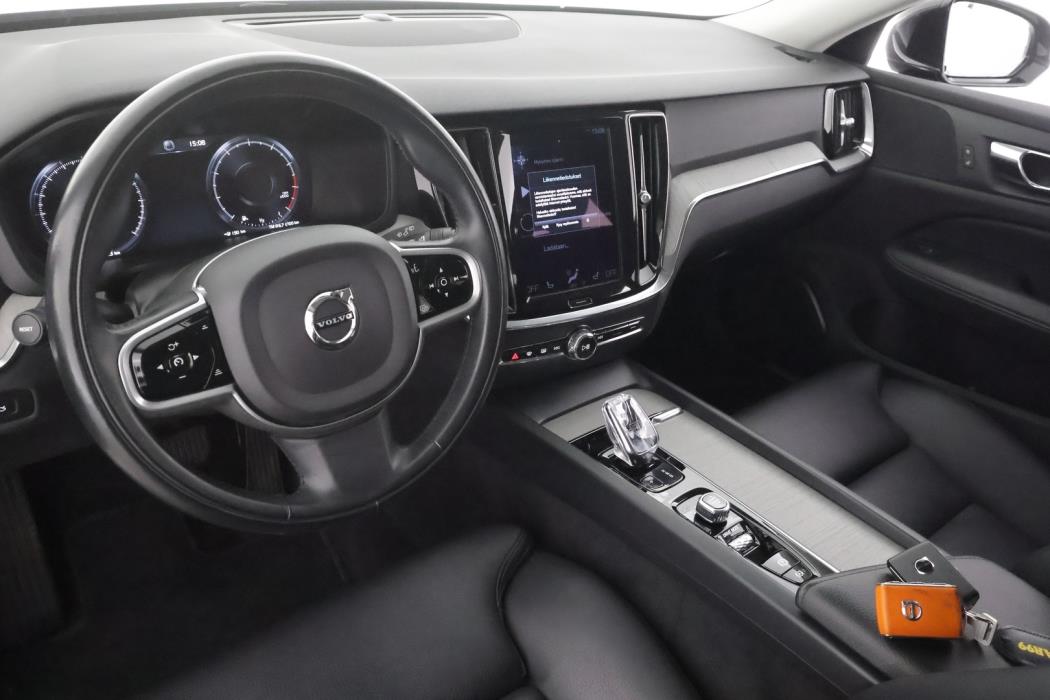VOLVO V60 2021