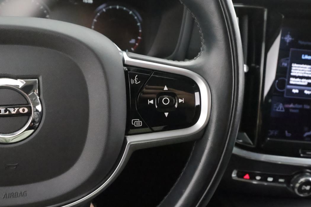 VOLVO V60 2021
