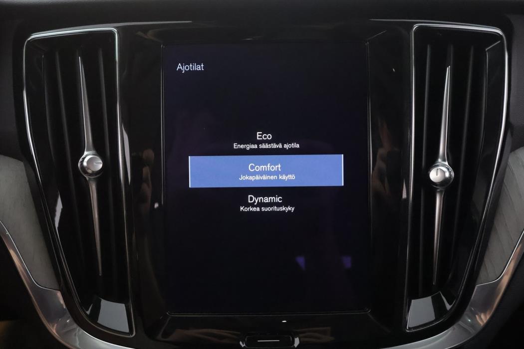 VOLVO V60 2021