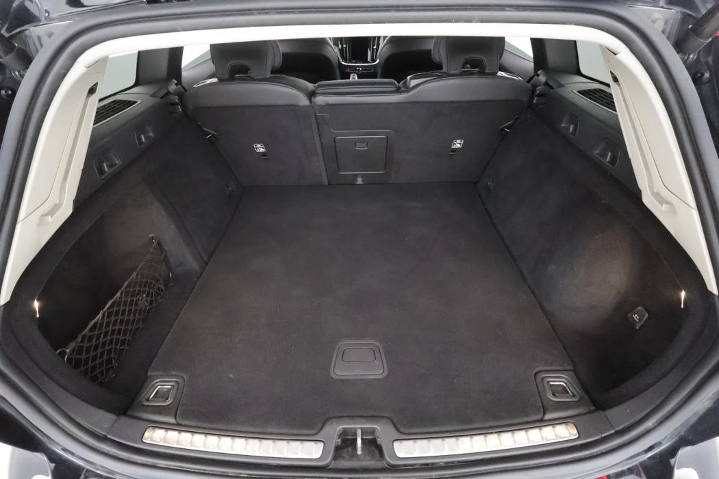 VOLVO V60 2021