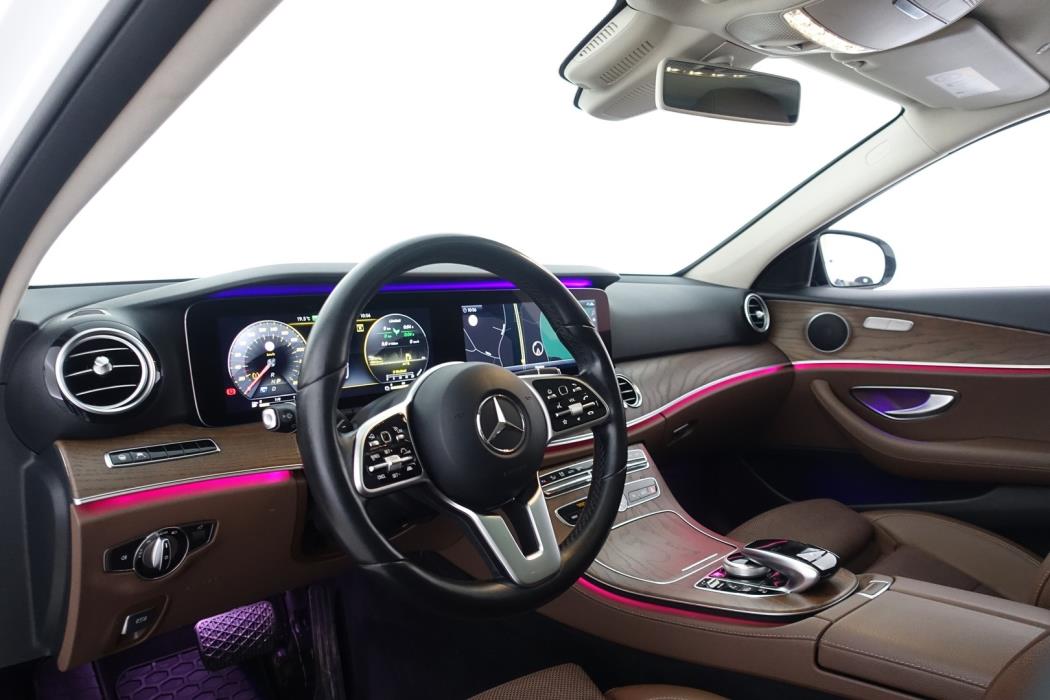 MERCEDES-BENZ E 2019