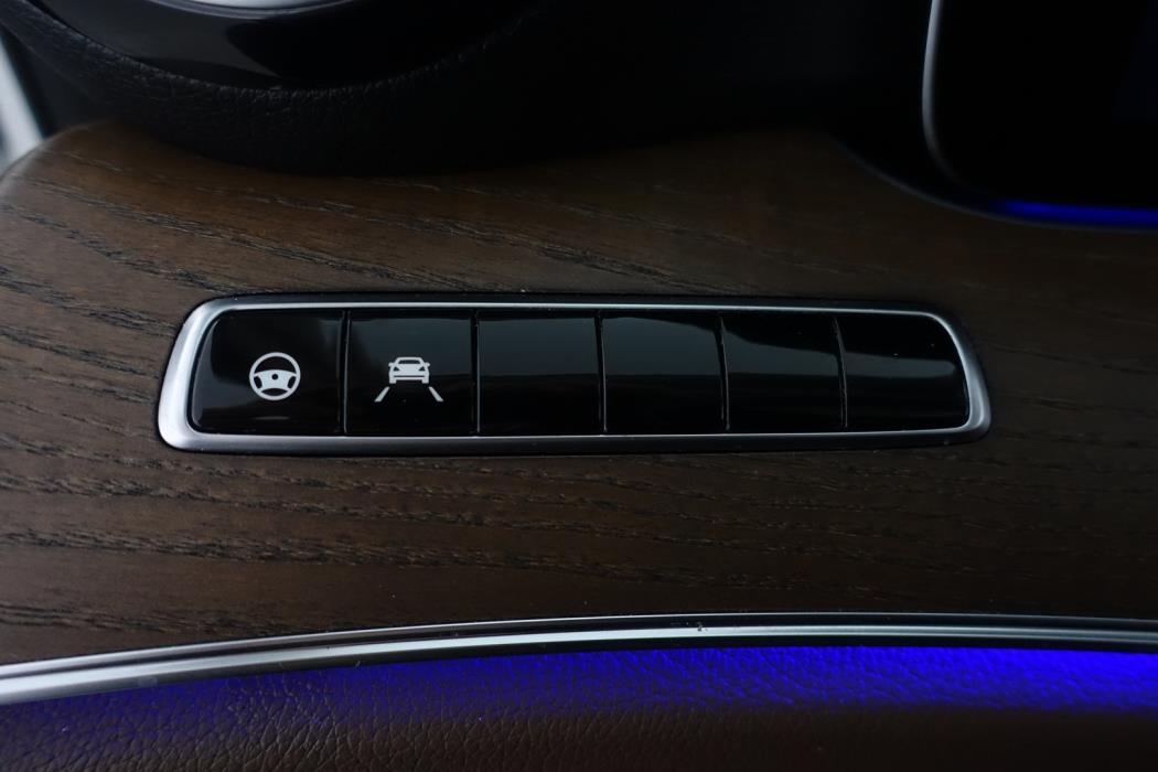 MERCEDES-BENZ E 2019