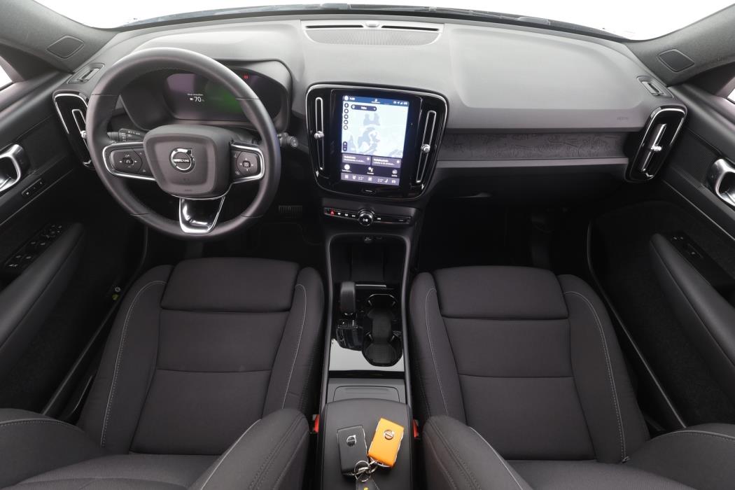 VOLVO XC40 2023