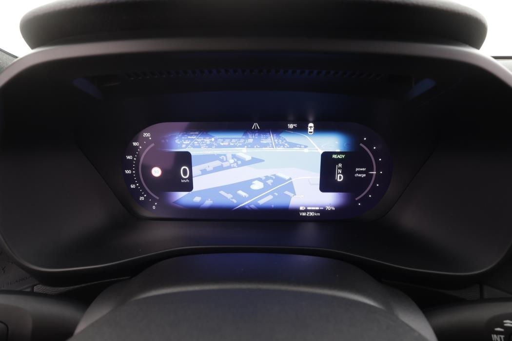 VOLVO XC40 2023