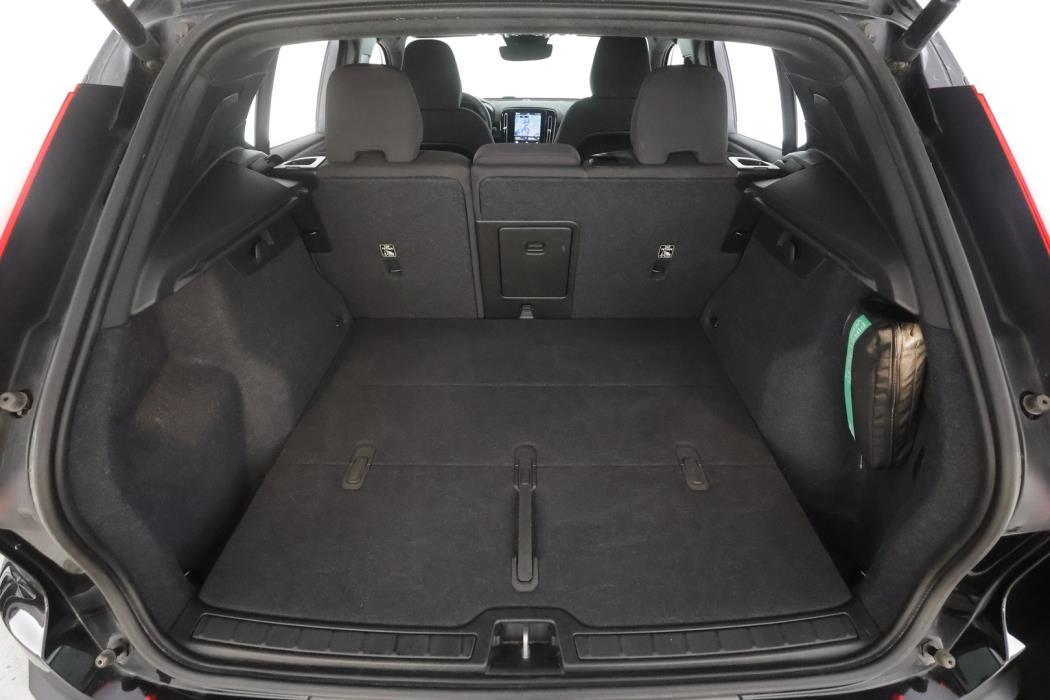 VOLVO XC40 2023