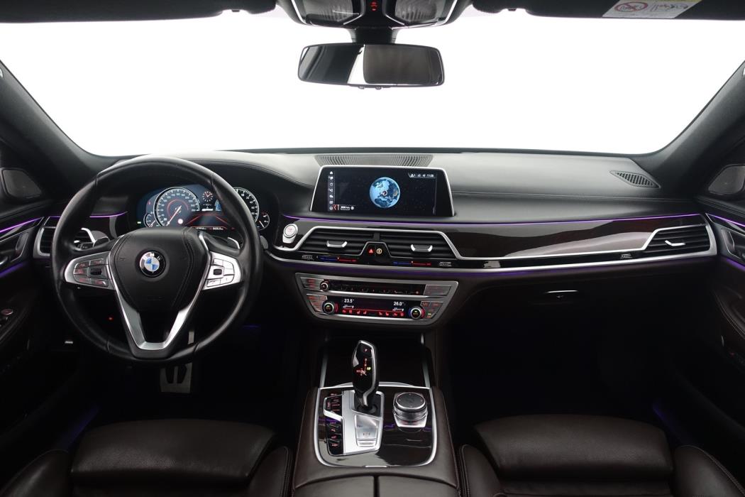 BMW 740 2017