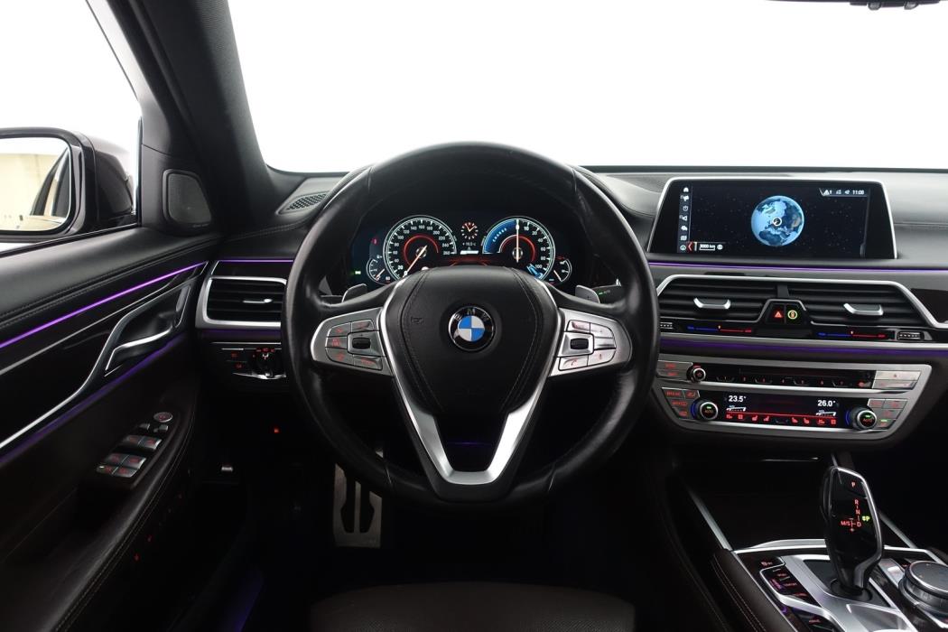BMW 740 2017