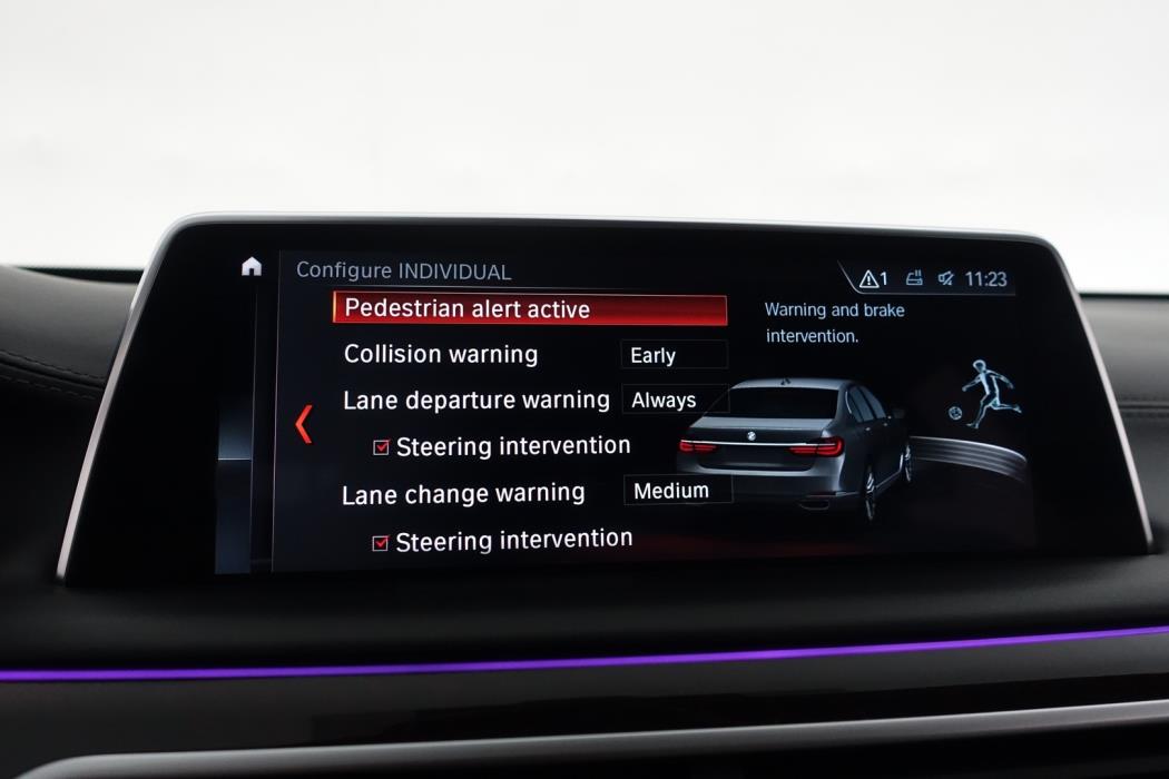 BMW 740 2017