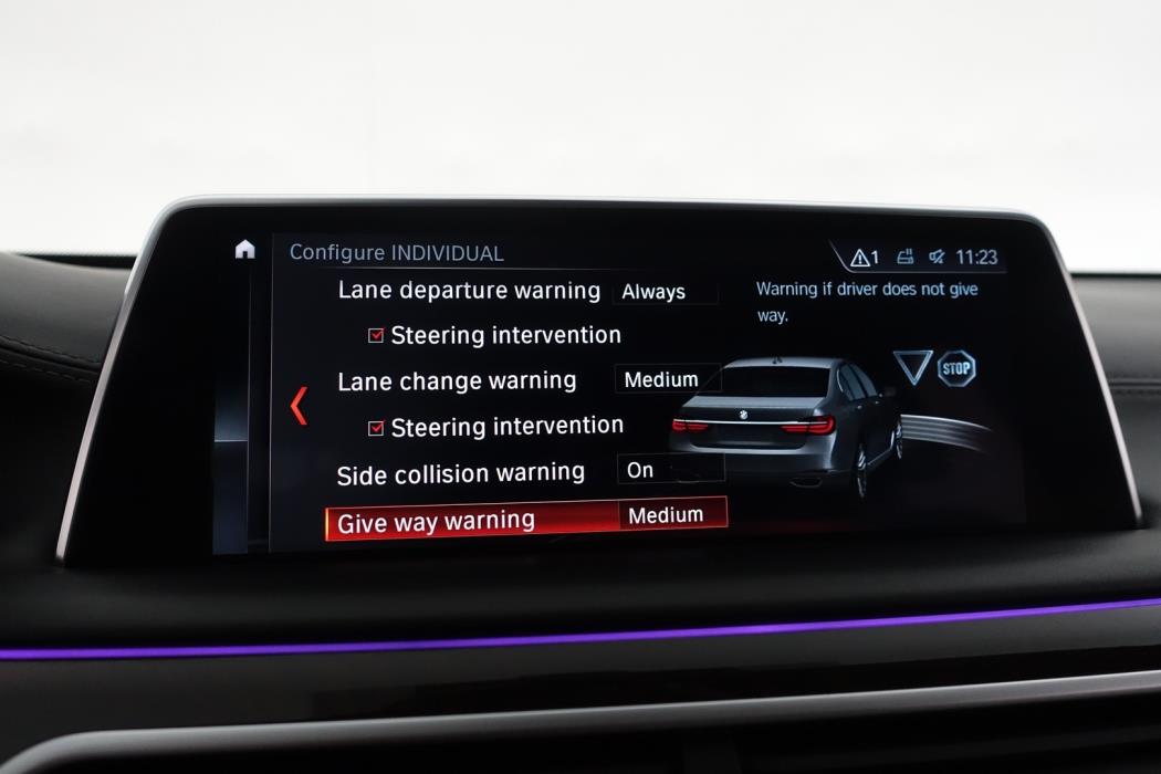 BMW 740 2017