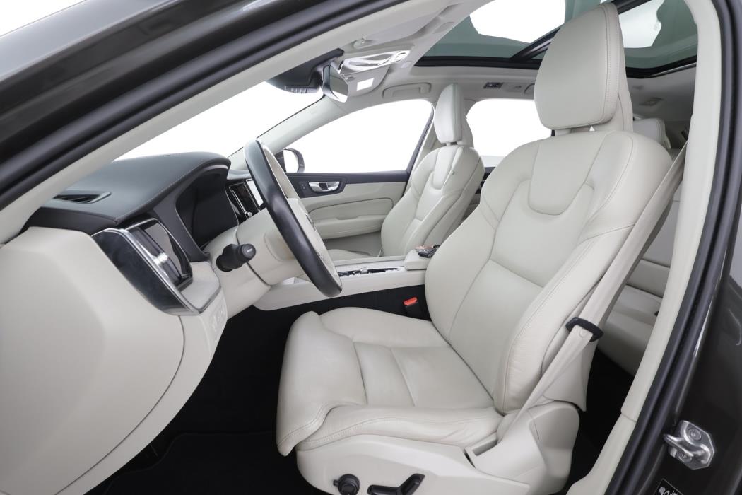 VOLVO XC60 2021