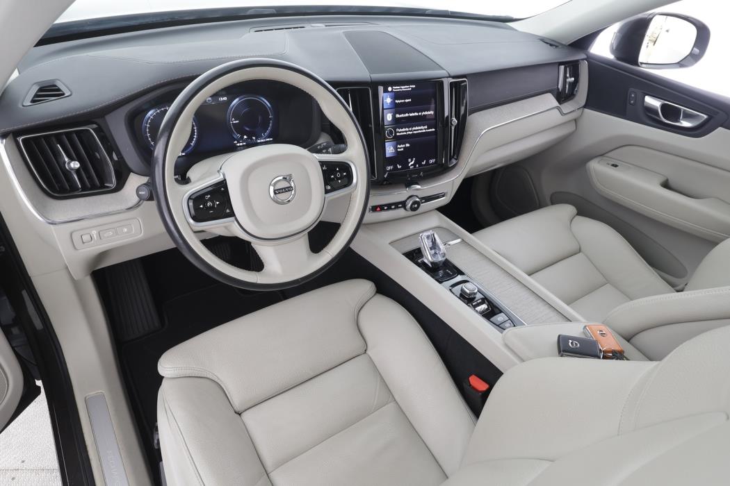 VOLVO XC60 2021