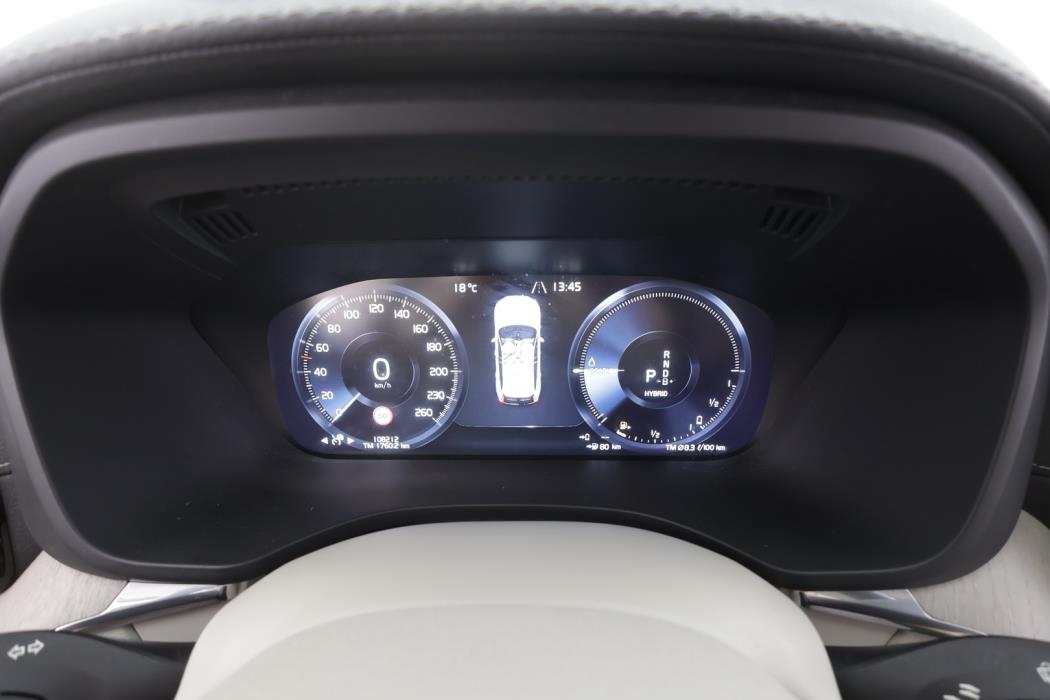 VOLVO XC60 2021