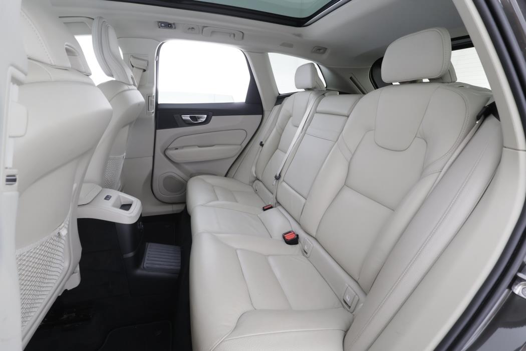 VOLVO XC60 2021