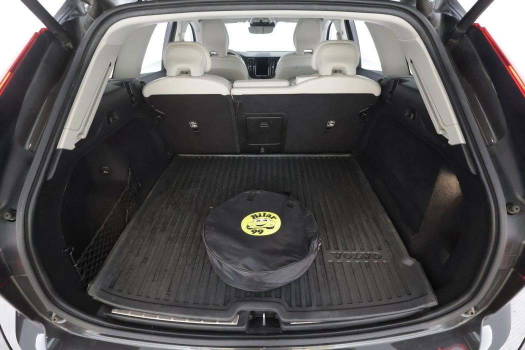 VOLVO XC60 2021