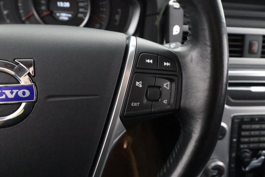 VOLVO V70 2015