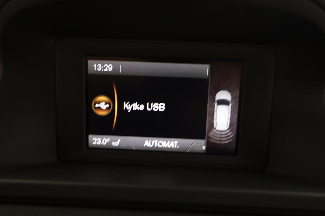 VOLVO V70 2015