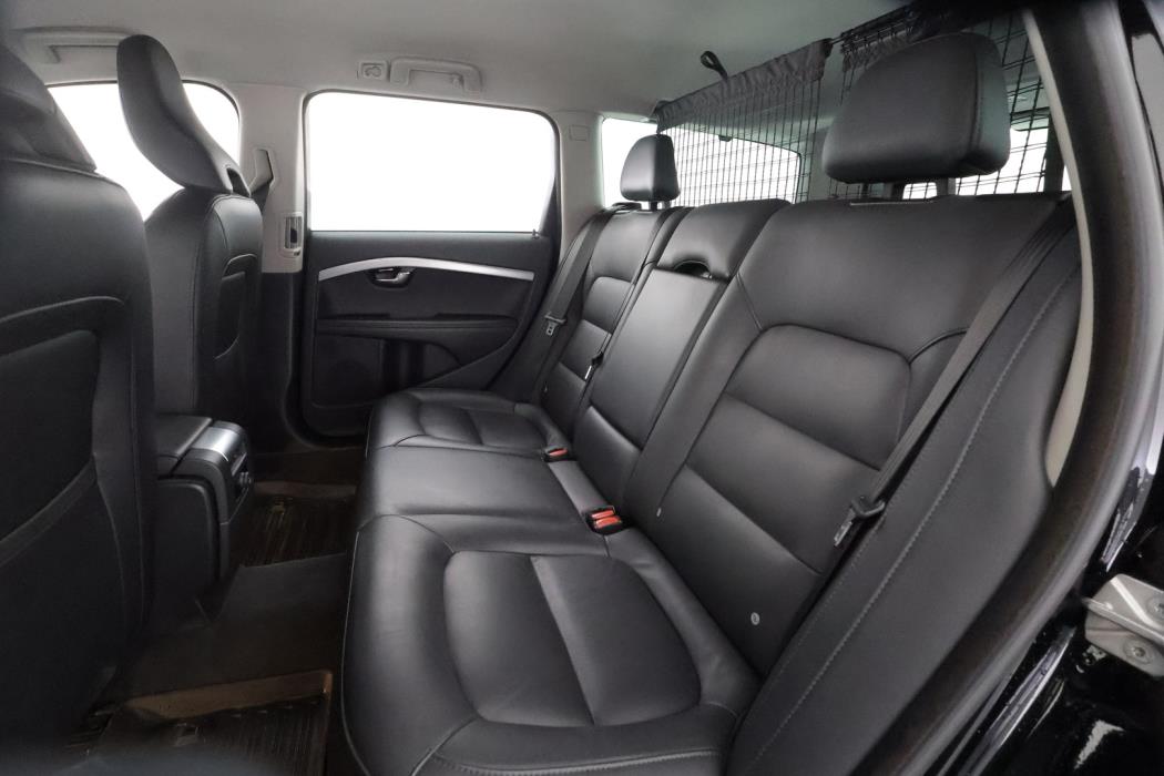 VOLVO V70 2015