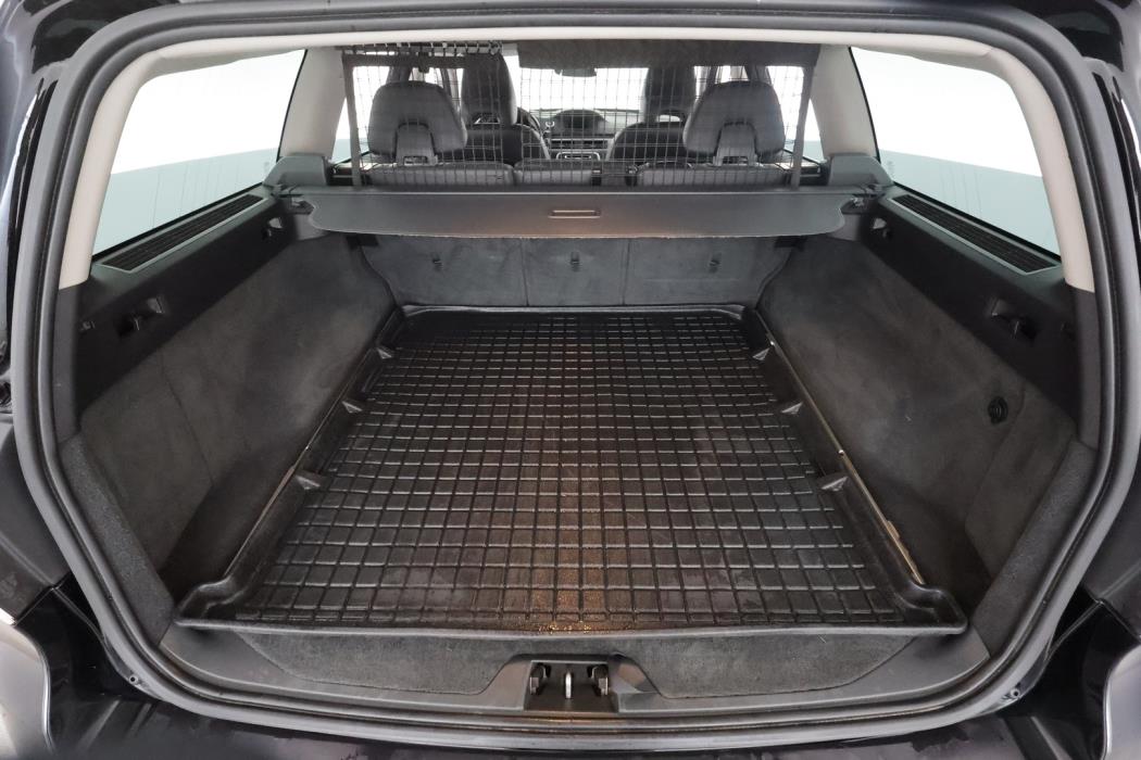 VOLVO V70 2015
