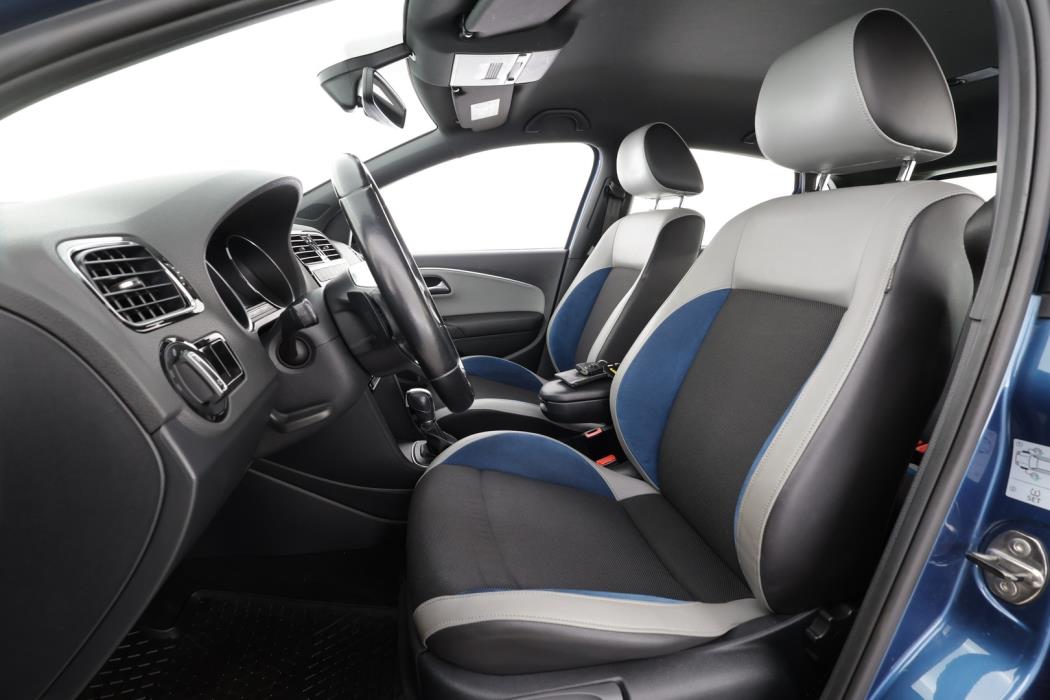 VOLKSWAGEN Polo 2016