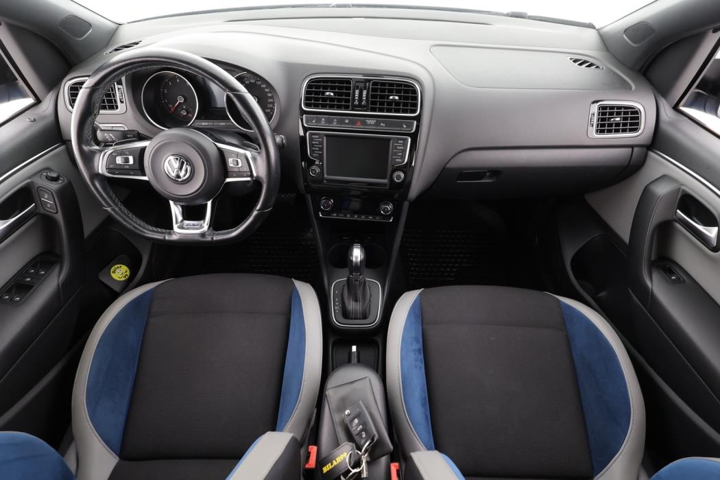 VOLKSWAGEN Polo 2016