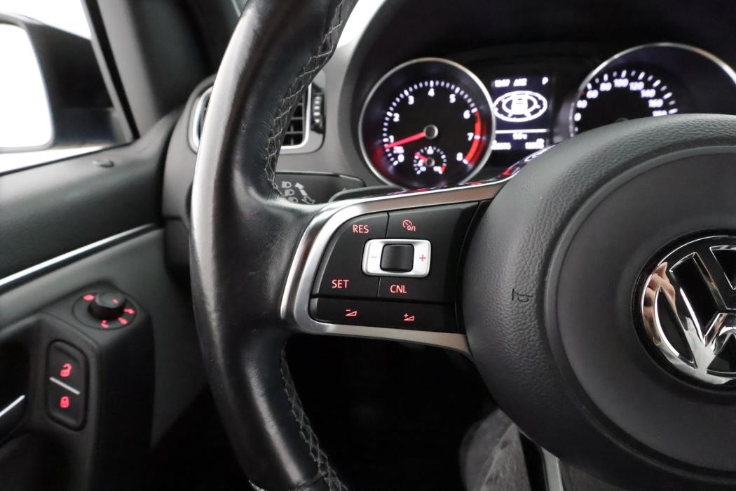 VOLKSWAGEN Polo 2016