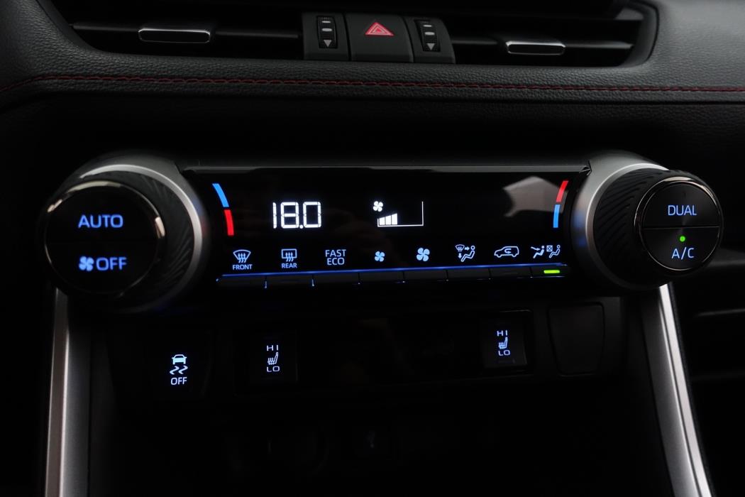 TOYOTA RAV4 2021