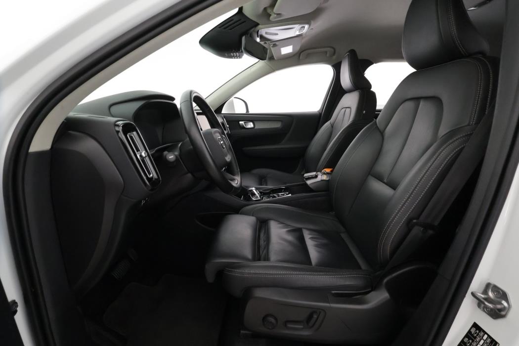 VOLVO XC40 2021