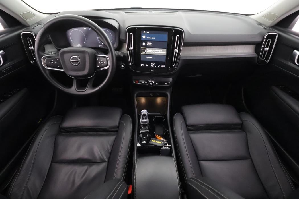 VOLVO XC40 2021