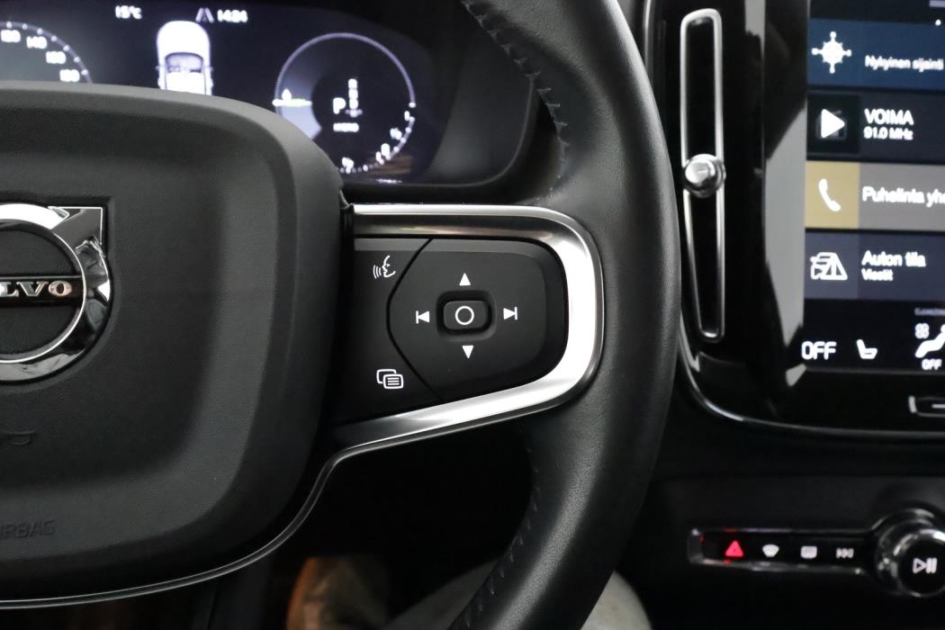VOLVO XC40 2021