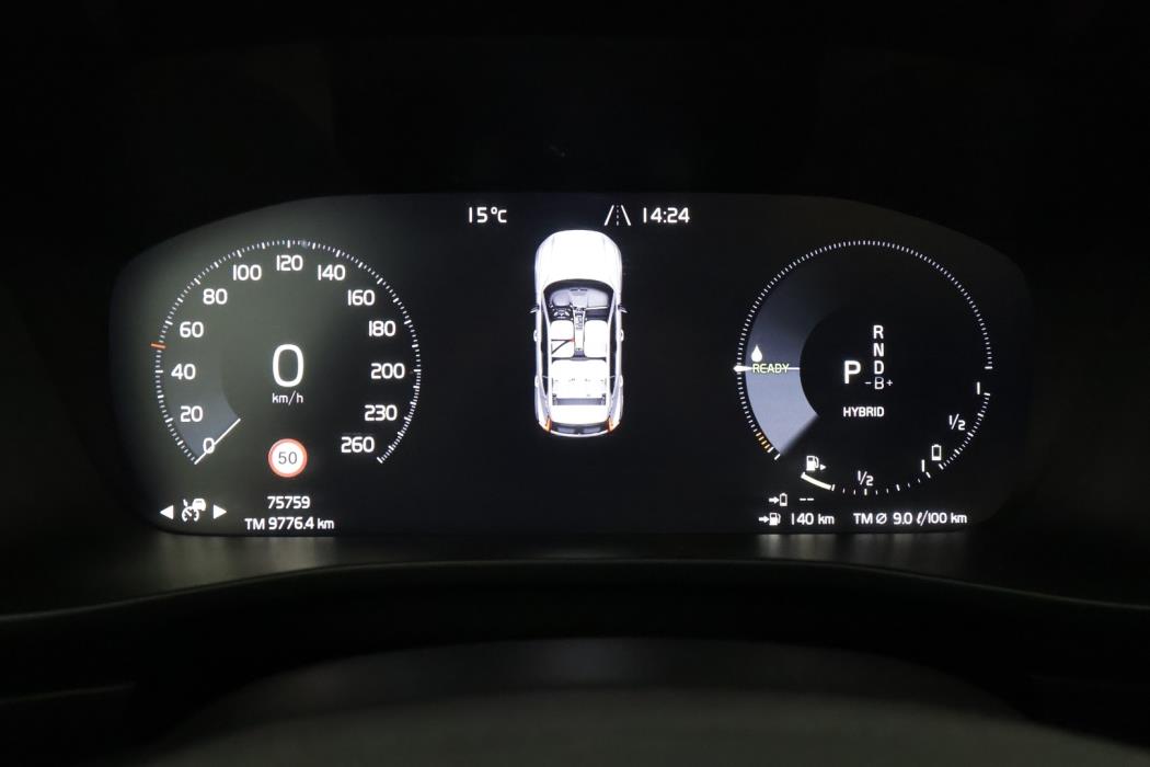 VOLVO XC40 2021