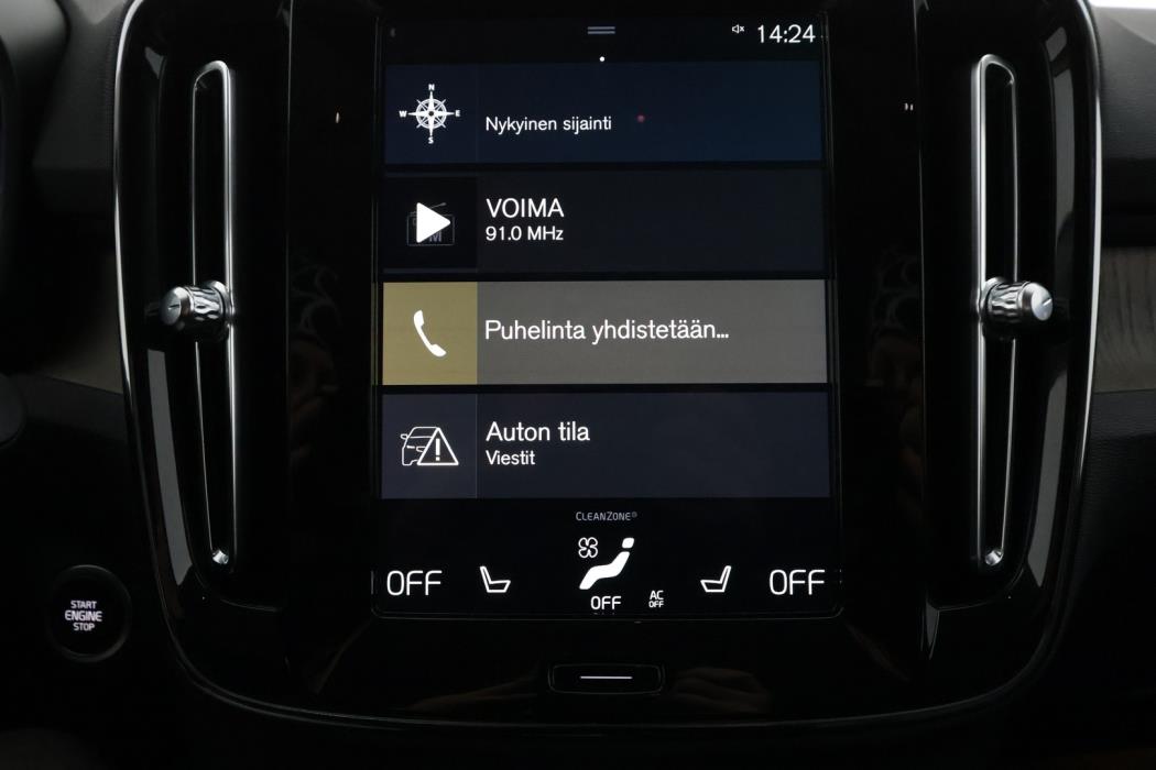 VOLVO XC40 2021