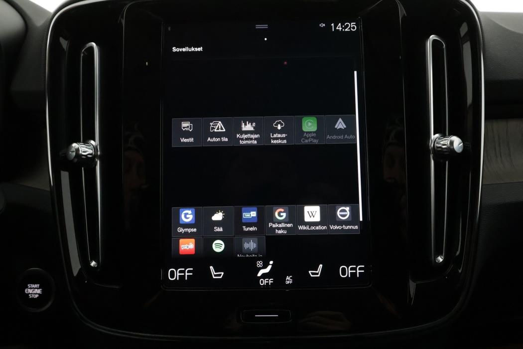 VOLVO XC40 2021