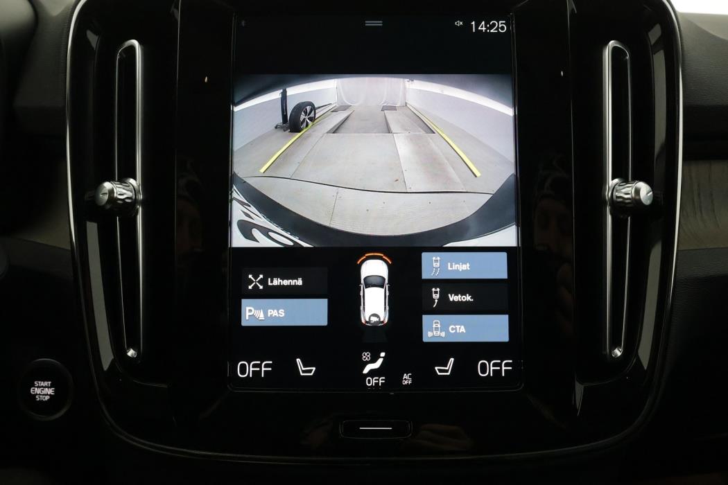 VOLVO XC40 2021
