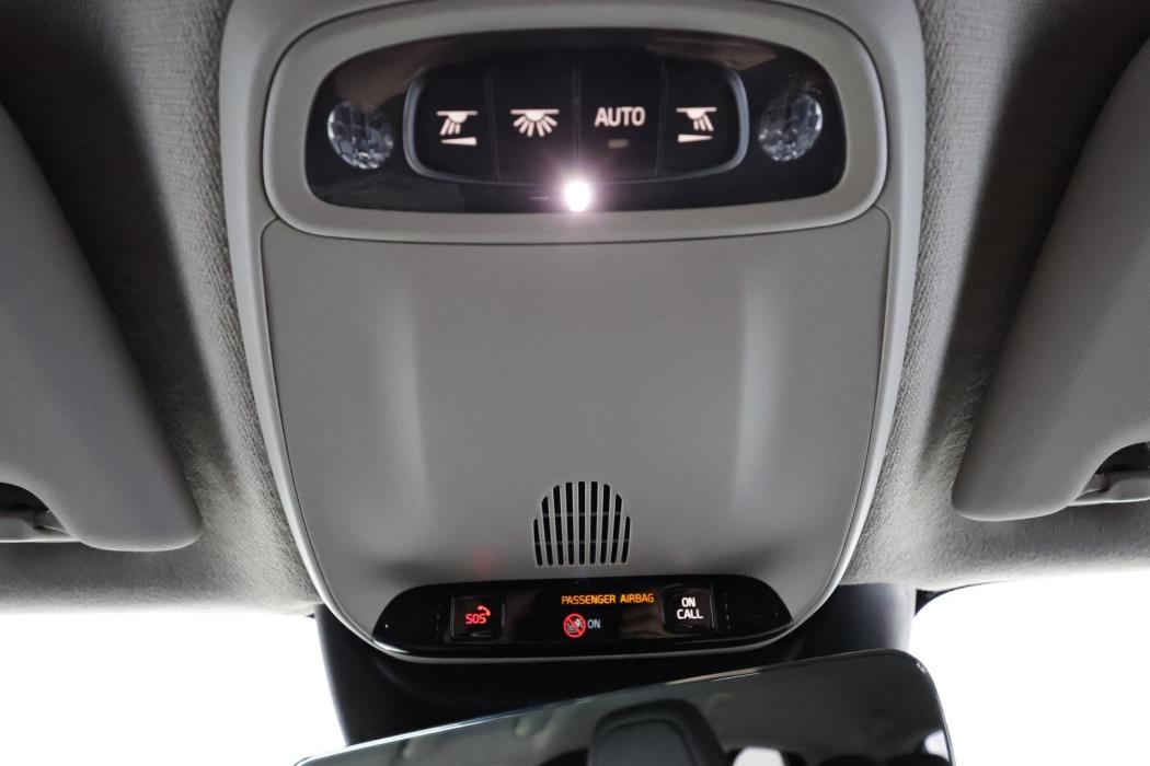 VOLVO XC40 2021