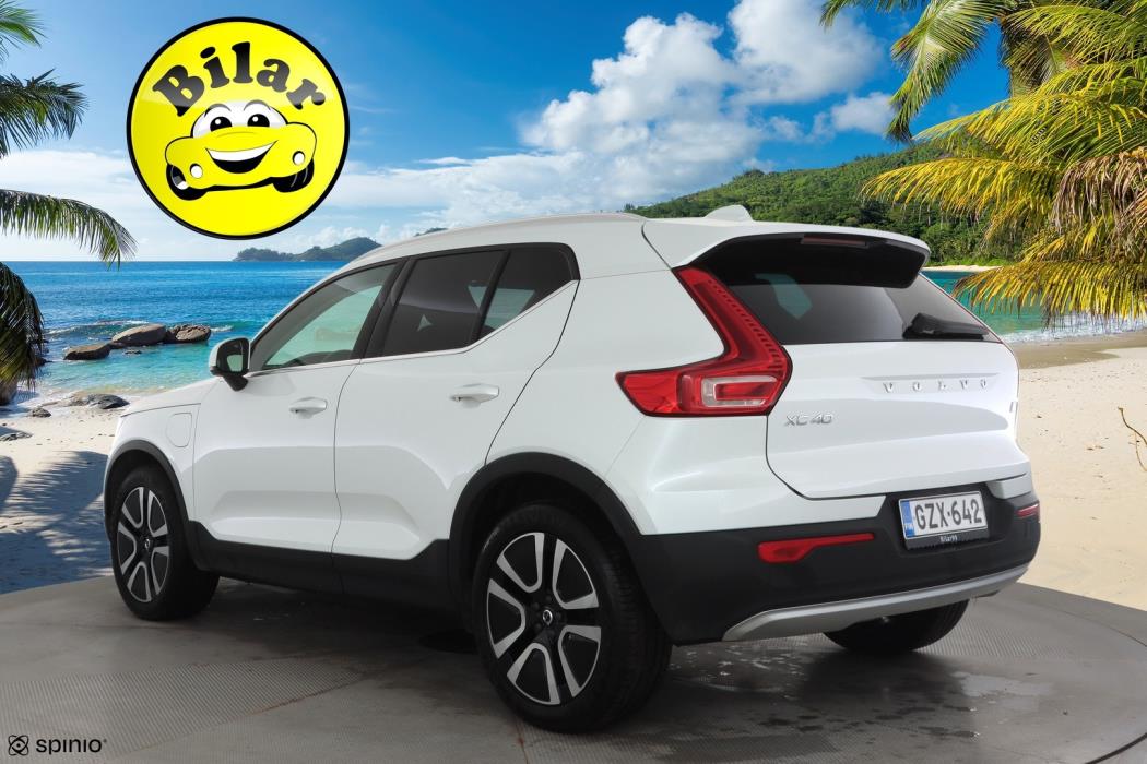 VOLVO XC40 2021