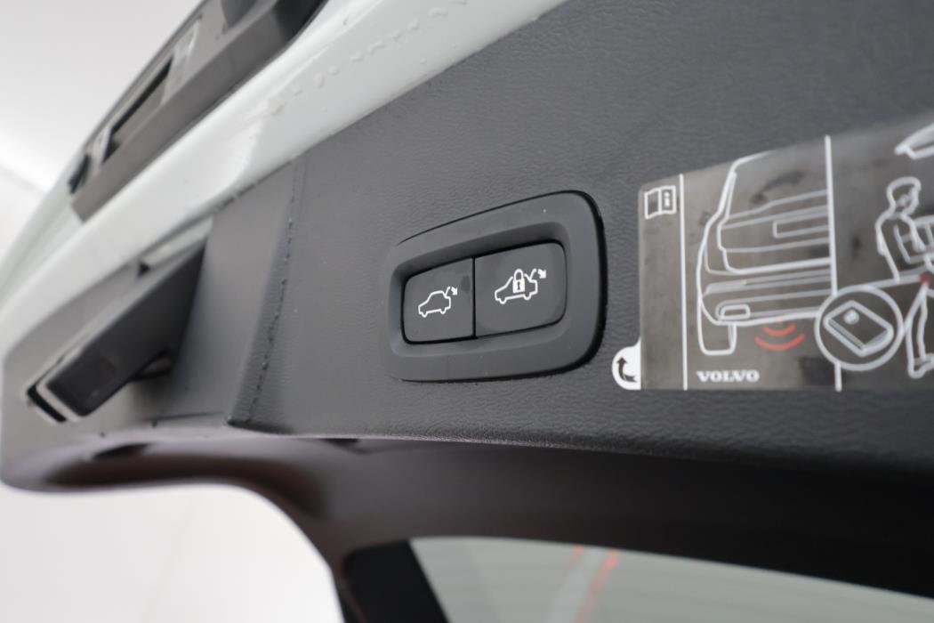 VOLVO XC40 2021