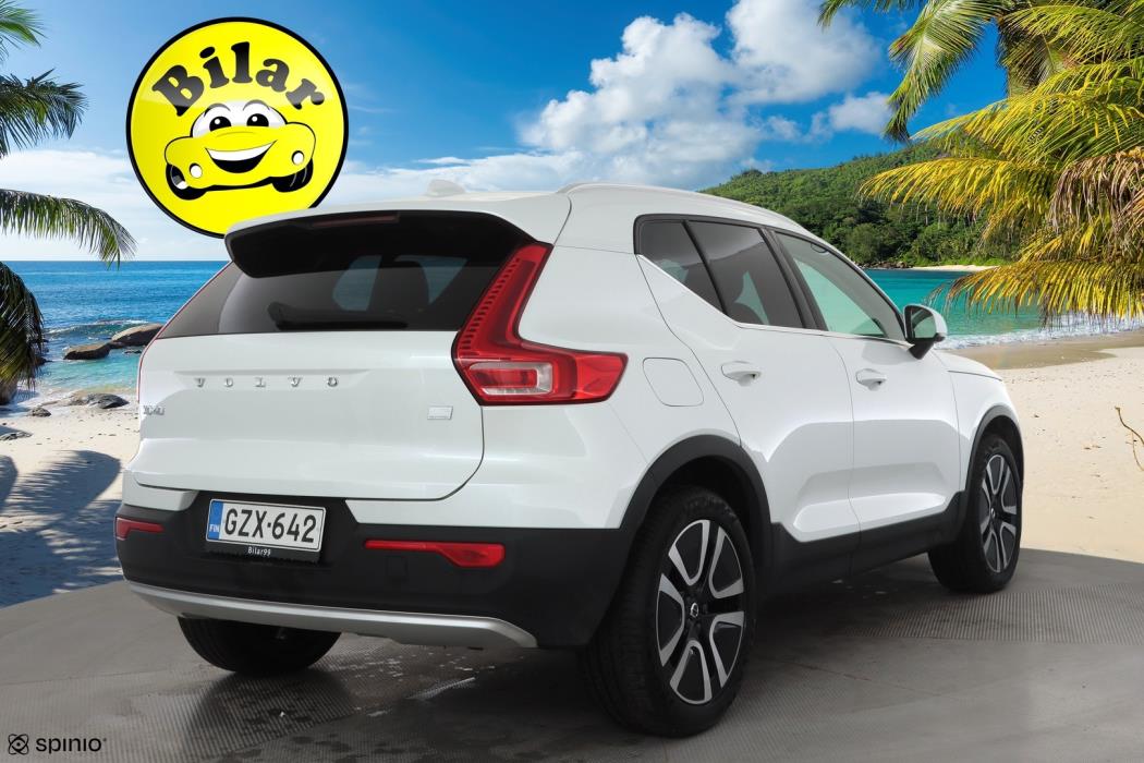 VOLVO XC40 2021