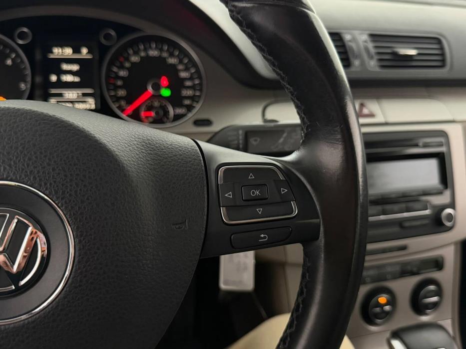 VOLKSWAGEN Passat 2009