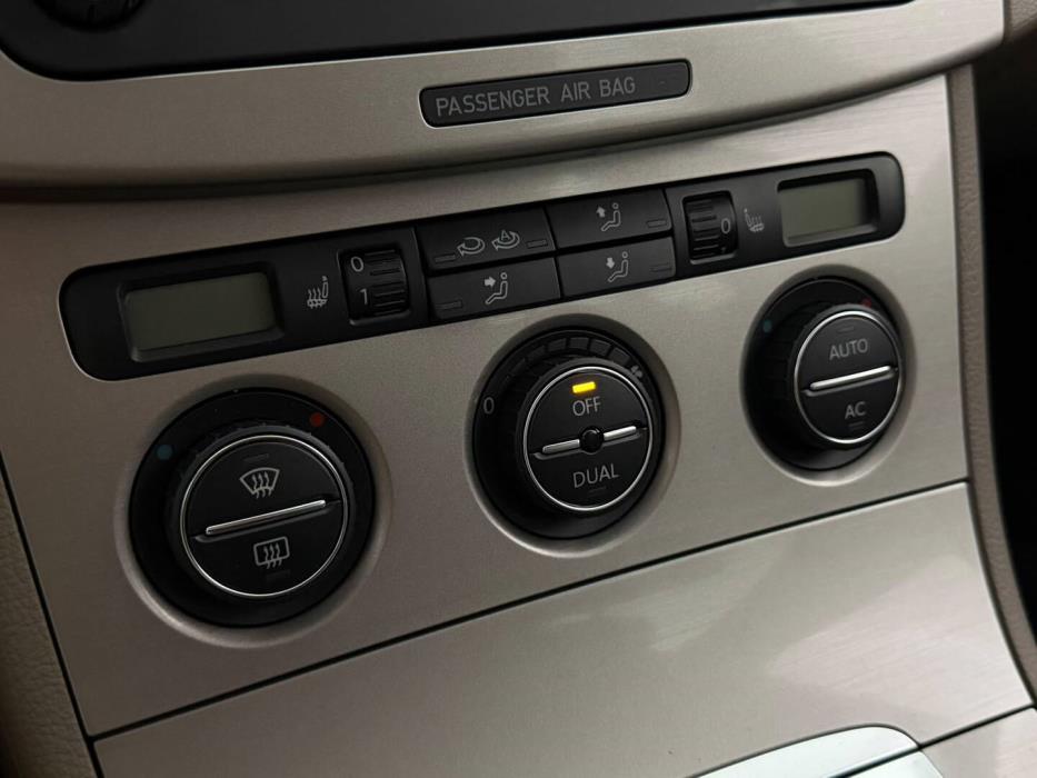 VOLKSWAGEN Passat 2009