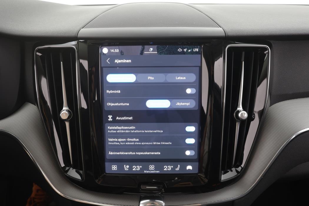 VOLVO XC60 2023