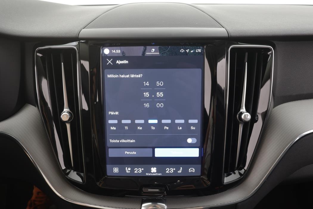 VOLVO XC60 2023