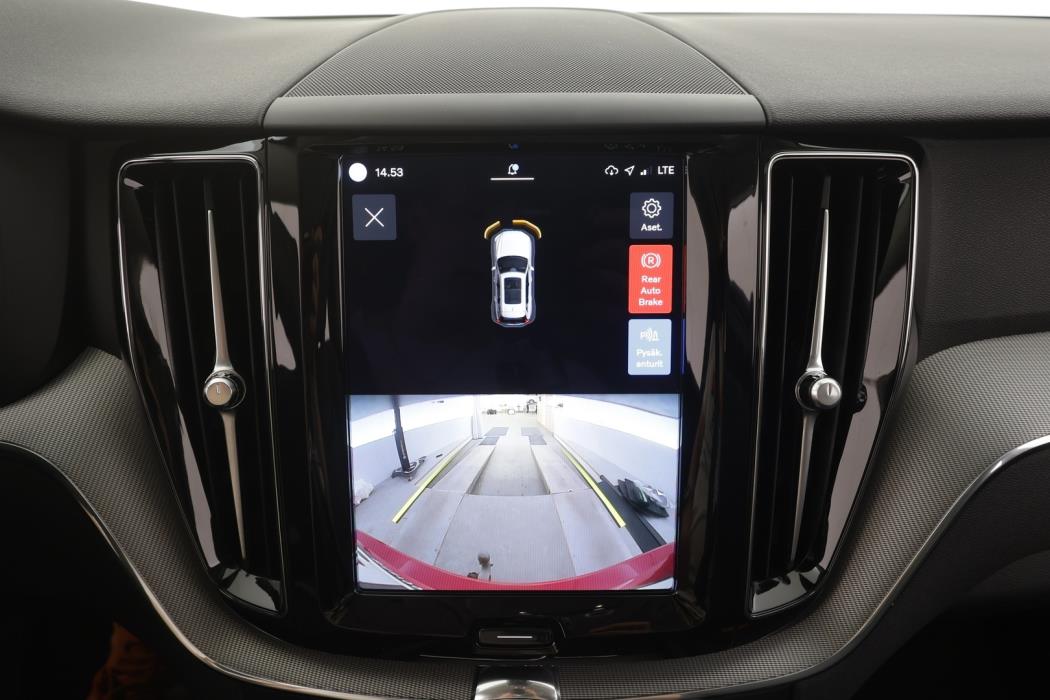 VOLVO XC60 2023