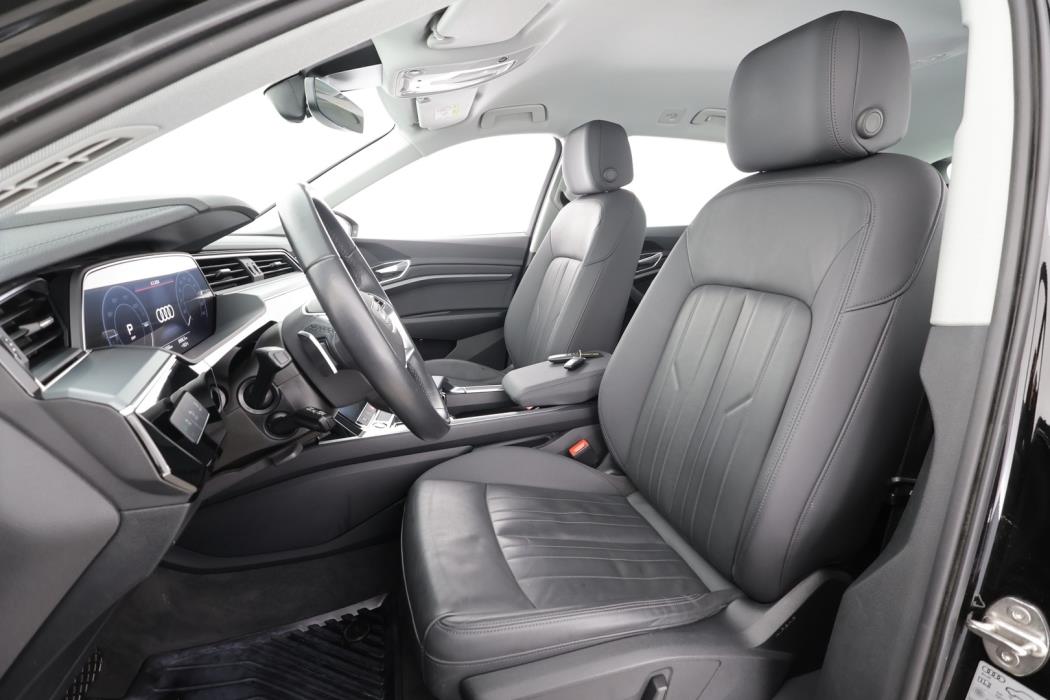 AUDI e-tron 2022