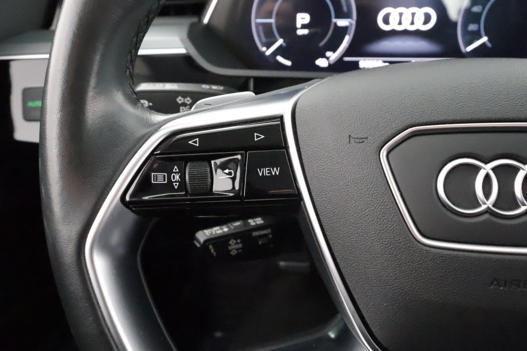 AUDI e-tron 2022