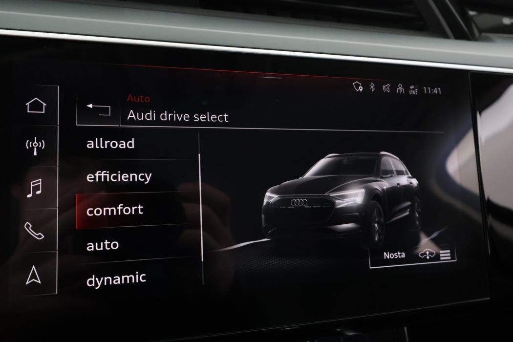 AUDI e-tron 2022